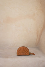 Load image into Gallery viewer, Soleil Purse - Tan
