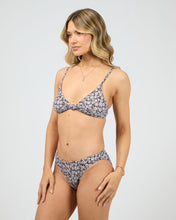 Load image into Gallery viewer, Carrie Classic Pant
